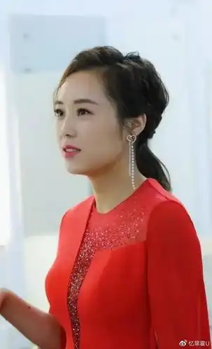 云朵刀郎唱《爱是你我》最动人,师徒同住十年后,单身的她去哪了