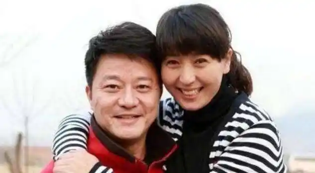 林越与闫学晶伉俪情深,再看看他的前妻,离婚实情令人唏嘘