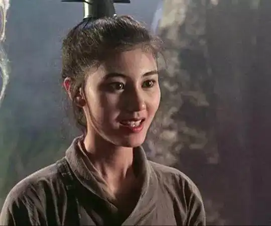 她曾号称"富豪杀手",39岁嫁给百亿大佬,如今48岁美腿依然勾人