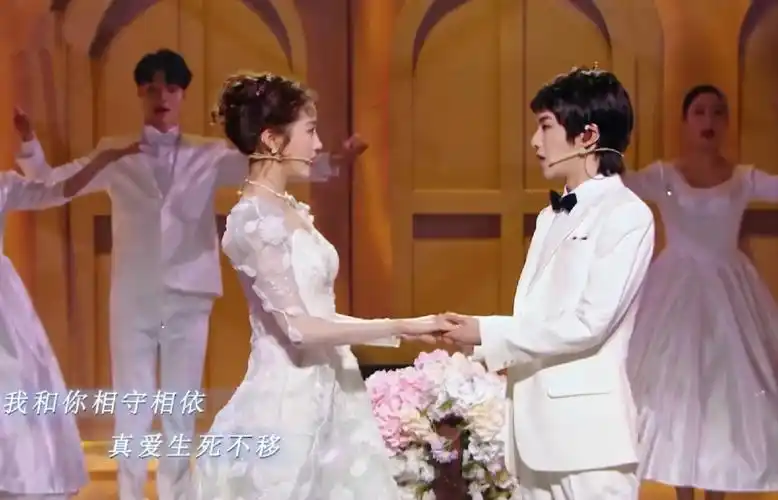 王子和公主花匠和富家小姐是最好的童话兄妹#华晨宇  #关晓彤 #童话