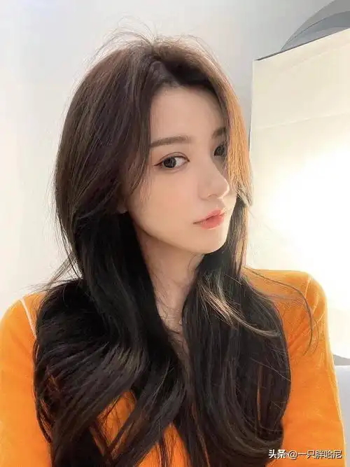 流行什么发型(2021年女生流行什么发型)