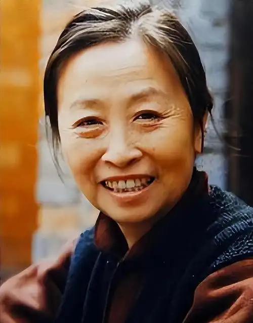 经过一段时间的相处,张慧宝终于察觉到了其中的端倪.