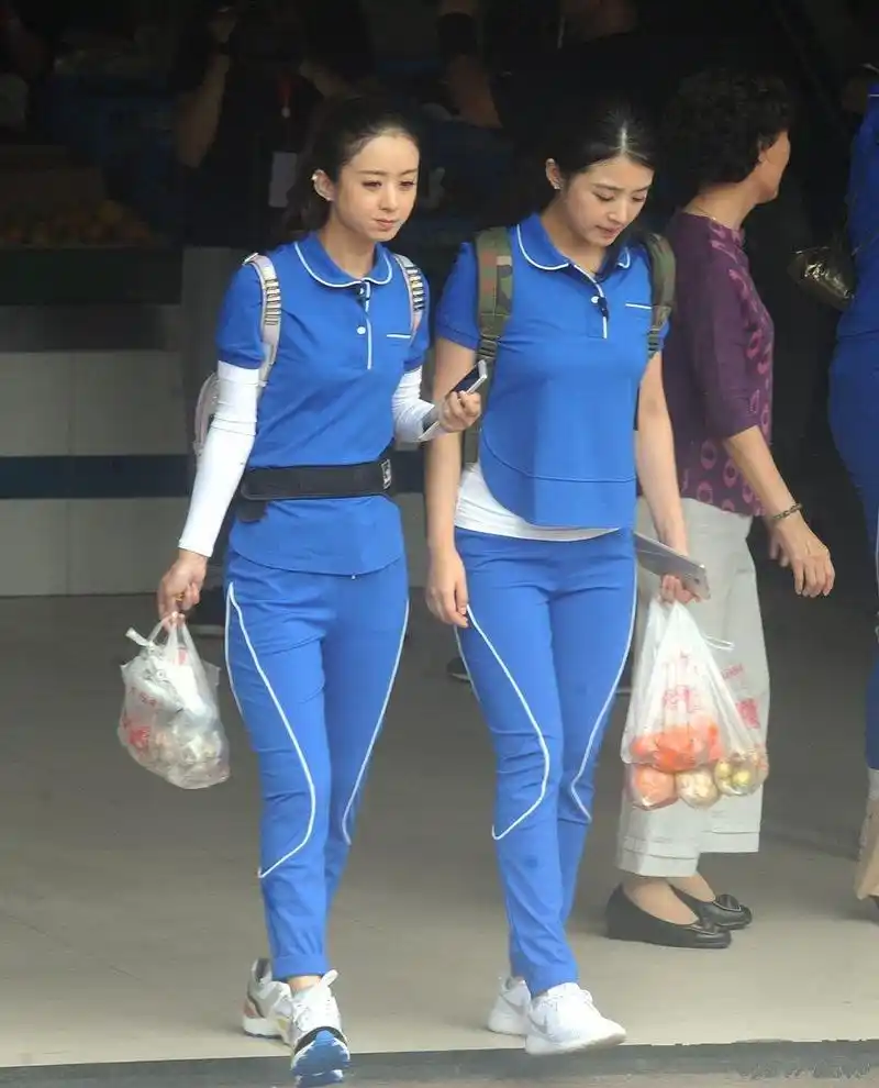 当年赵丽颖和张含韵,好年轻.