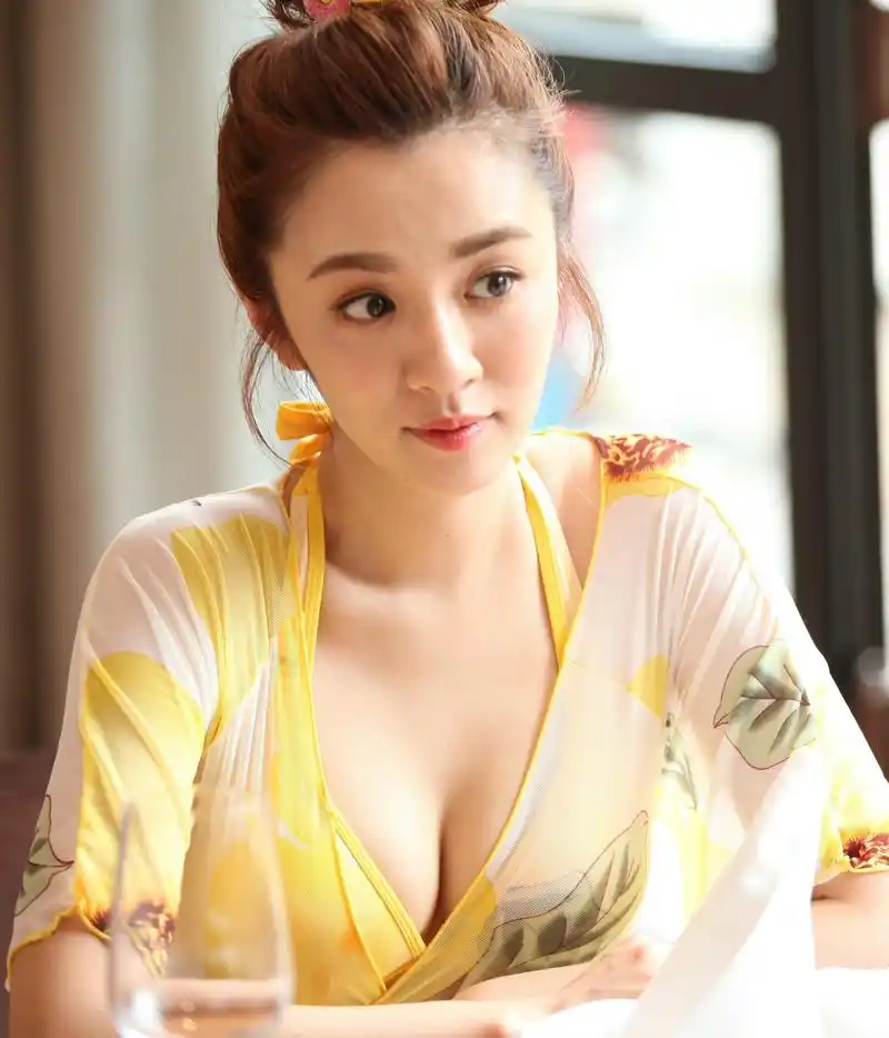 "灵气美女王晓晨:肤白貌美,热爱运动塑完美身材"