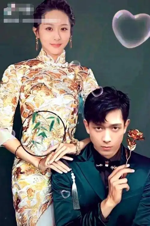 李现杨紫拍民国婚纱照杨紫端庄文静李现的眼神藏都藏不住
