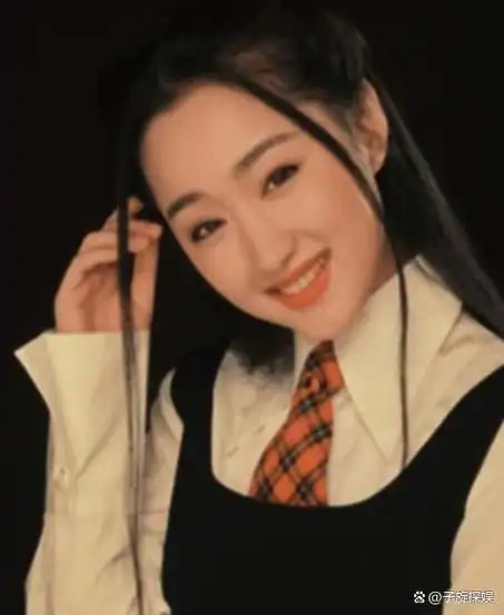 回顾杨钰莹:从小失去父亲两段感情,赖文峰伤她至深51岁不婚不孕