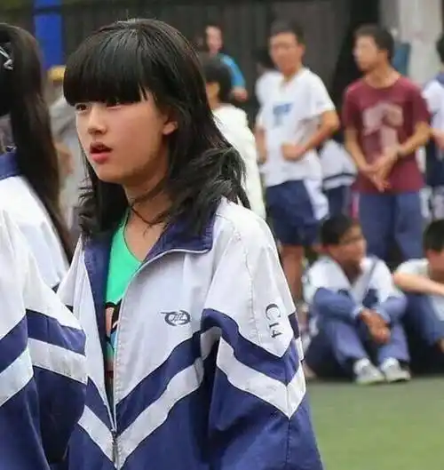 原创赵露思的颜值不是纯天然3张旧照曝光单眼皮眼睛小