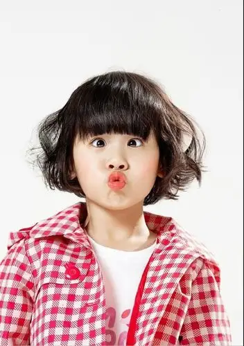 萌娃贝儿爱嘟嘴 鬼马表情萌酥网友(组图)