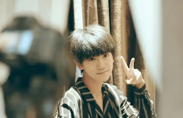 简介:近日,李天泽高考成绩曝光,他以586分的优异成绩取得了成功.