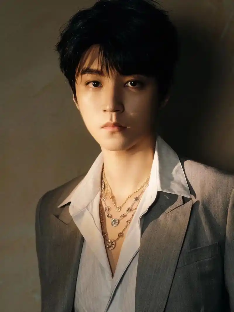 可爱女人配帅气男人#王俊凯 宝宝今天也过上六一啦 幸福的和 - 抖音