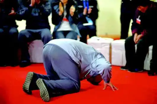 春节时佛弟子给长辈磕头会不会损耗他们的福报?