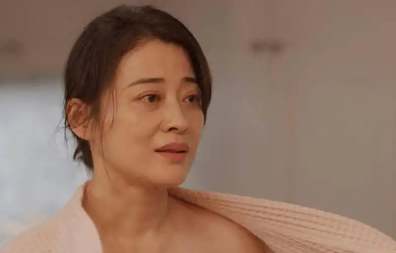 梅婷戏中解衣露乳面对黄渤争议大