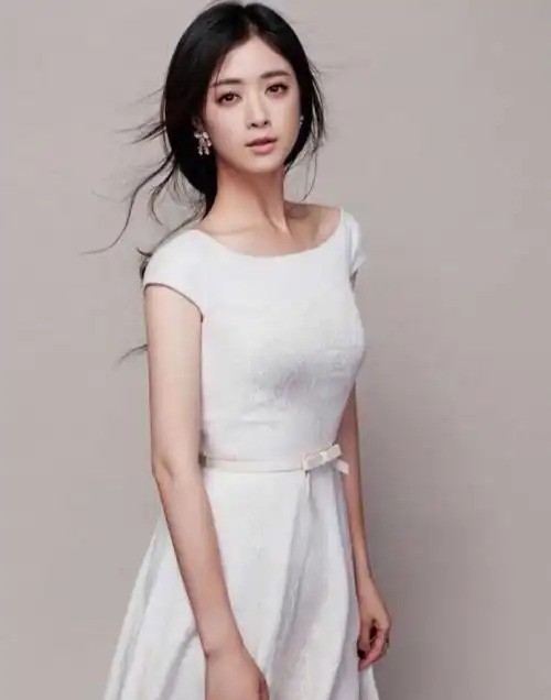 早年经历117万次播放04:30蒋欣:16岁中戏落榜,和孙俪演甄嬛传,用"抢"