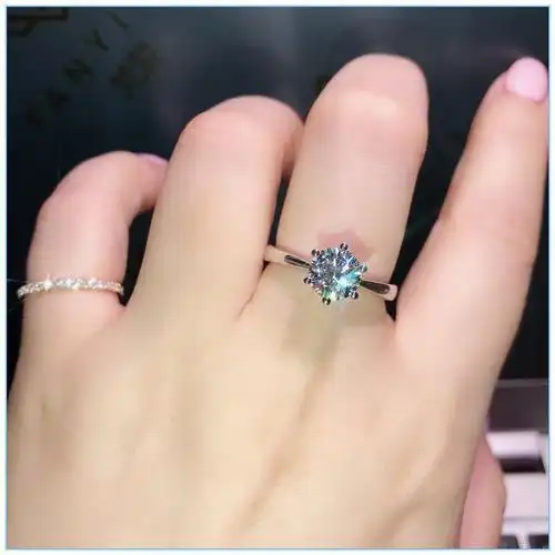 一克拉钻戒图片(一克拉钻戒图片及价格表)