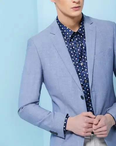 时尚修身 天蓝色西装