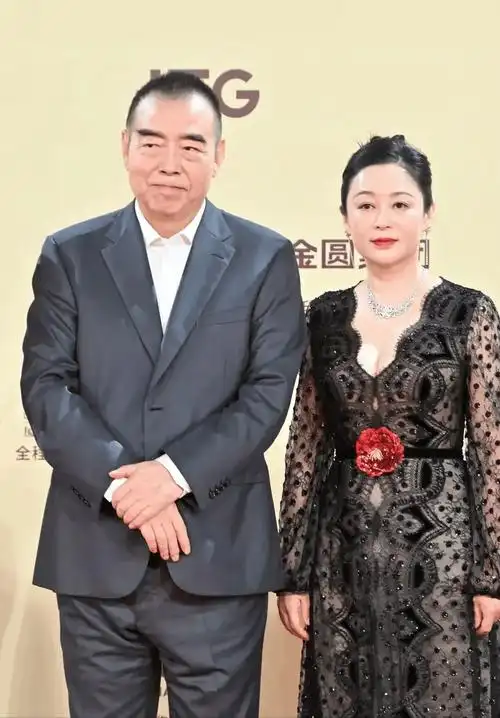 陈凯歌与张光北两人老婆风韵犹存, 女人味比众小鲜花还足