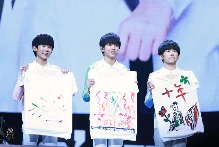 tfboys易烊千玺 王俊凯 王源 150815 两周年见面会 高清 cr.logo