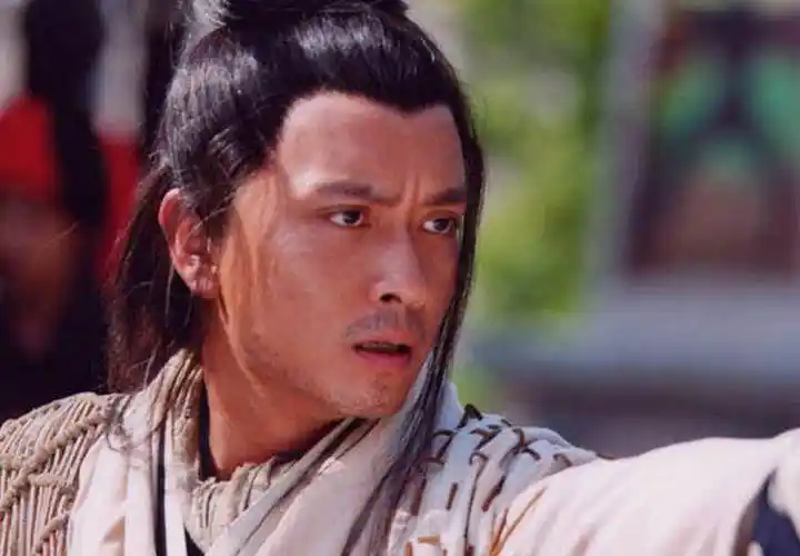 34岁获影帝,42岁参演《仙剑》,因救童星被烧伤,沦为路人_谢君豪_电视