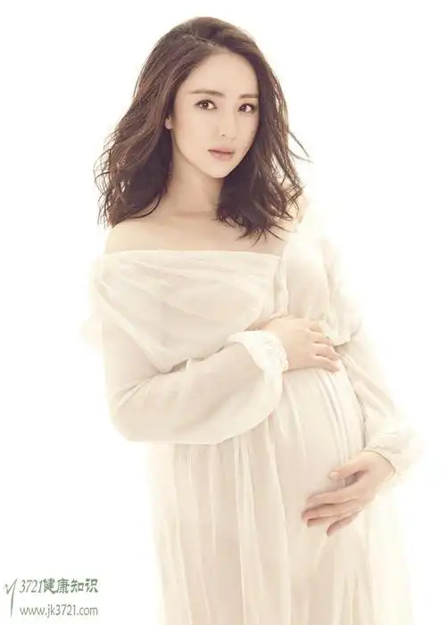 董璇怀孕大肚照写真 明星孕妇照董璇_明星_美女类型_健康大全_天医