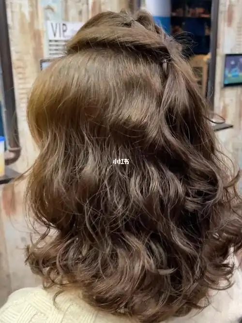 齐肩发这样烫不会显老气