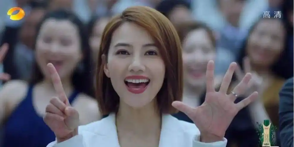 被高圆圆新剧发型圈粉一刀切短发减龄显脸小气质也太好了