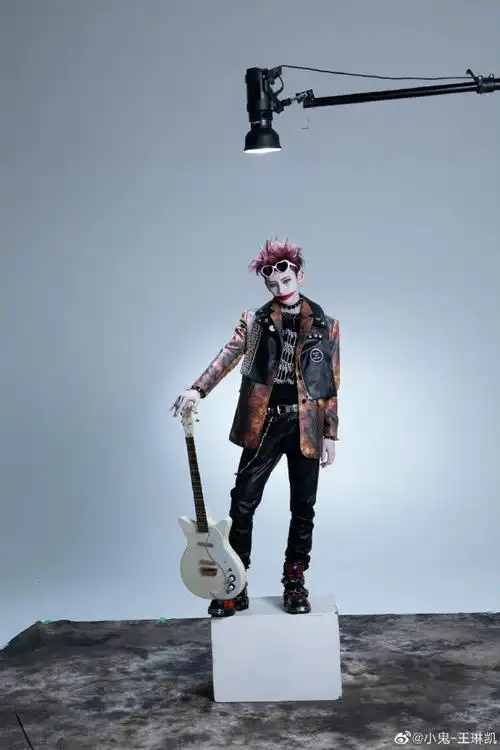 小鬼王凯琳晒万圣节库存照#小鬼王凯琳分享万圣节库存照cos的小丑诶!