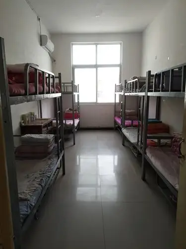 七年级男女生宿舍的日常