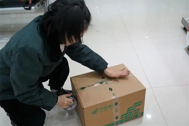 毕节邮政包裹绿起来快递瘦下去