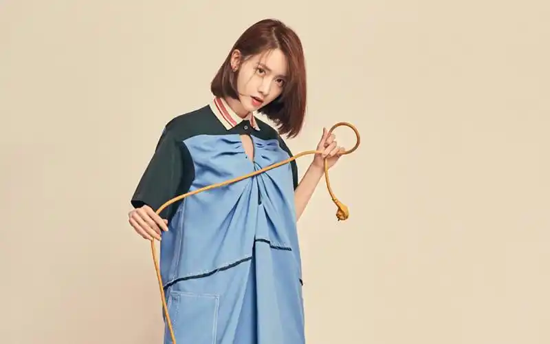 林允儿清纯写真时尚大片桌面壁纸