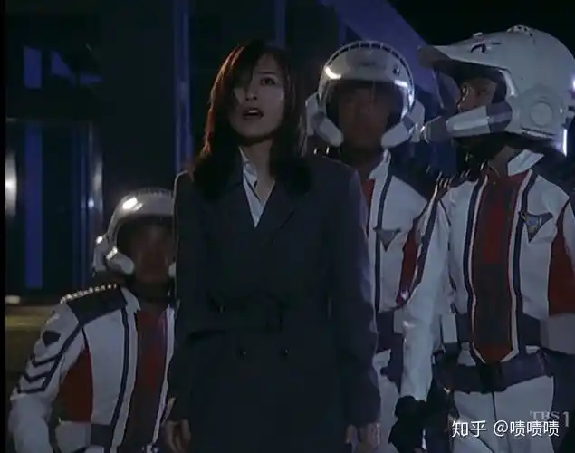 居间惠队长这身打扮好美啊~ - 知乎