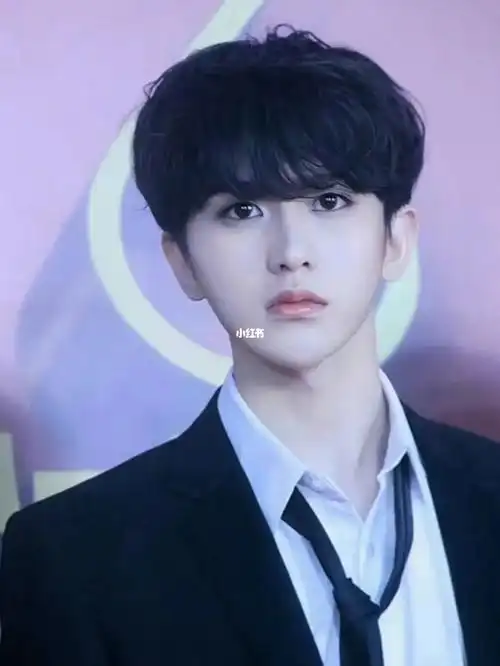 没有人可以嫩得过十八岁的蔡徐坤