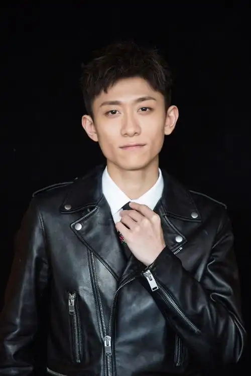 电脑壁纸 手机壁纸 明星图片 图片大全 头像图片 发型图片 张一山相关