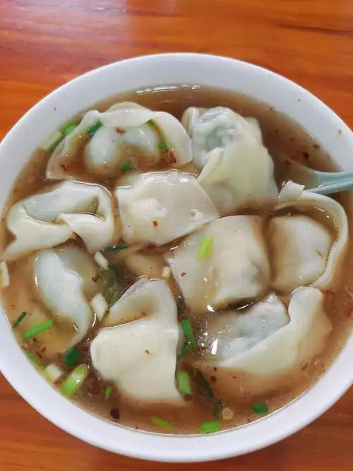 来一碗荠菜大馄饨