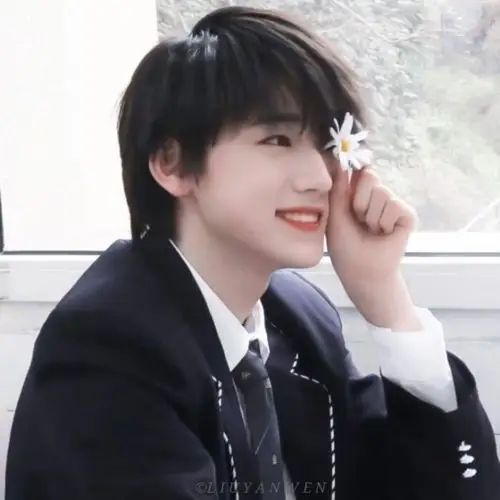 宋亚轩兔兔请收起狼尾巴