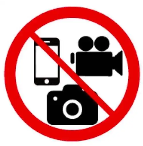 现场禁止录音,录像以及照相,演唱会期间禁止直播.