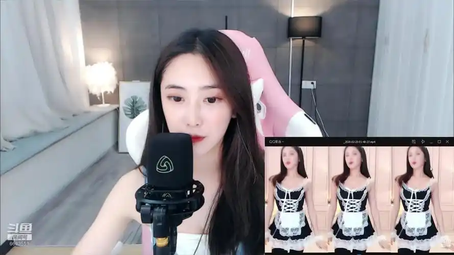 淼淼喵酱呀斗鱼性感舞蹈区美女主播丝袜美腿7.22直播录像