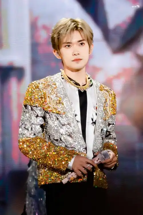 tfboys快本的信##易烊千玺眼眶好红