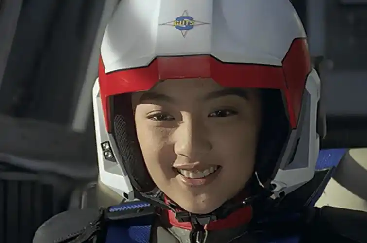 在超级胜利队中也有两名女队员,但大家都把关注焦点放在了良身上,毕竟