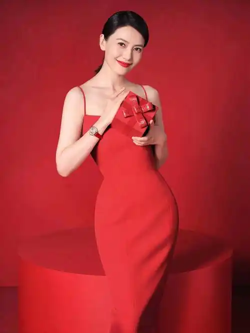 红裙女神高圆圆_笑容_人生_演艺事业