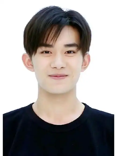 还有人没有易烊千玺证件照吗!