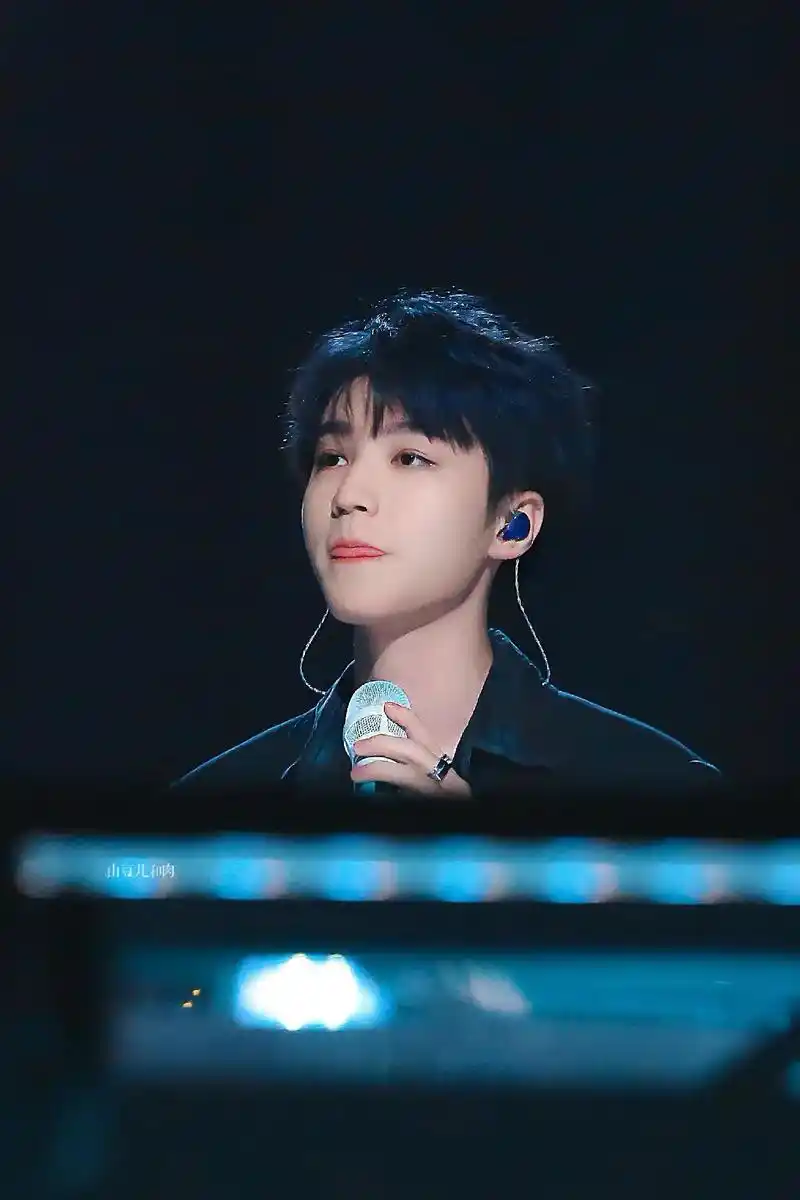 王俊凯 #今日分享 #帅炸了 #只有照片能记录这份珍贵 # - 抖音