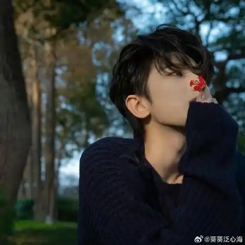 蔡徐坤0802生日快乐##蔡徐坤范思哲全球品牌代言人