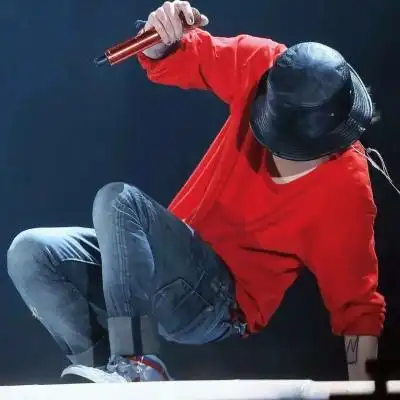 g-dragon拿话筒集,想做权先生的话筒吗_男生头像_我要个性网
