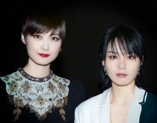 李宇春和周笔畅晒合照,15年的时光,好朋友应当好好相处_腾讯新闻