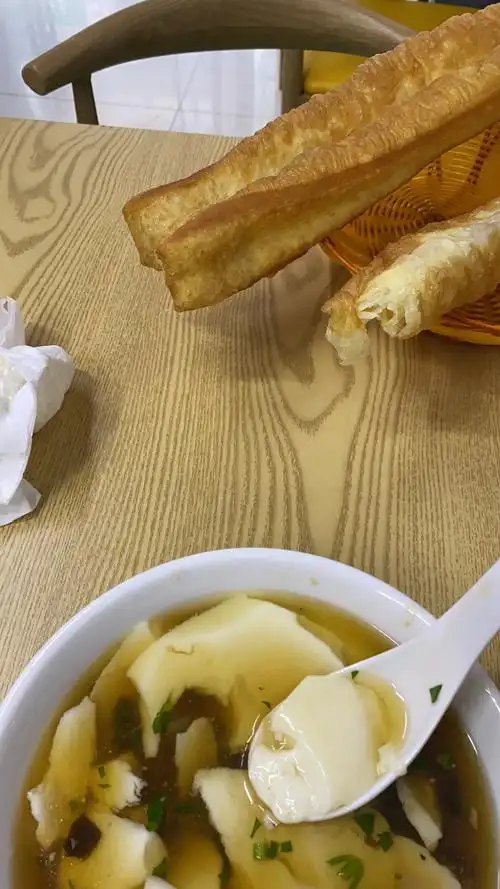 随拍油条老豆腐