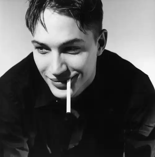 tom hardy 毒液男主 汤姆哈迪年轻时可真是超模颜(虽然身高不是哈哈)