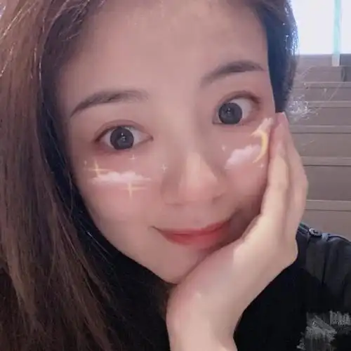 安以轩520晒卖萌自拍,素颜出镜颜值耐打,花式比心超少女