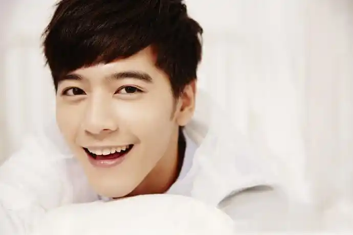 1993年9月20日职业:,,简介:李宗霖,1993年9月20日出生于台湾省