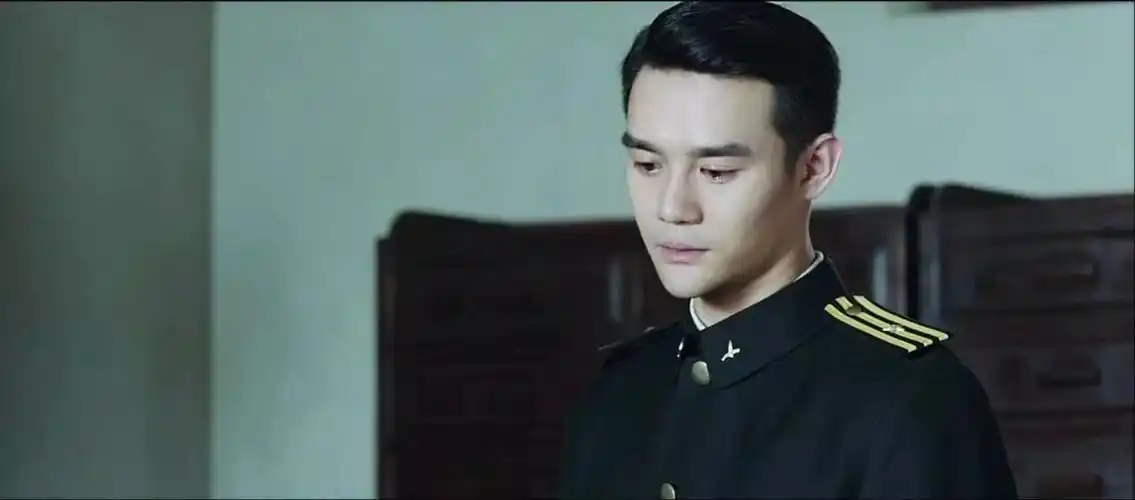 你这样浓眉大眼有情有义的家伙竟然是国民党特务