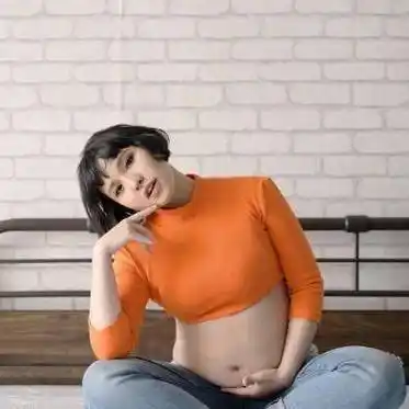 李亚男拍孕期大片被疑保守?